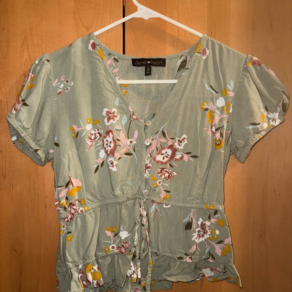 Derek Heart Green Floral Blouse